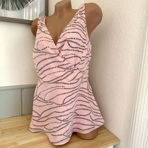 CAbi 8 Sophia Blouse Top  Office Work casual Pink Gray V-Neck Sleeveless Career